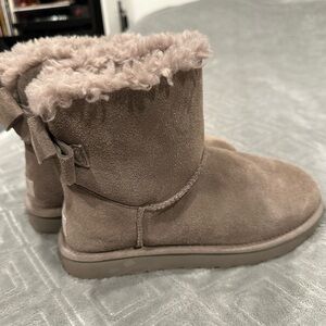 UGG Mini Bailey Suede Bow boots size 7 women